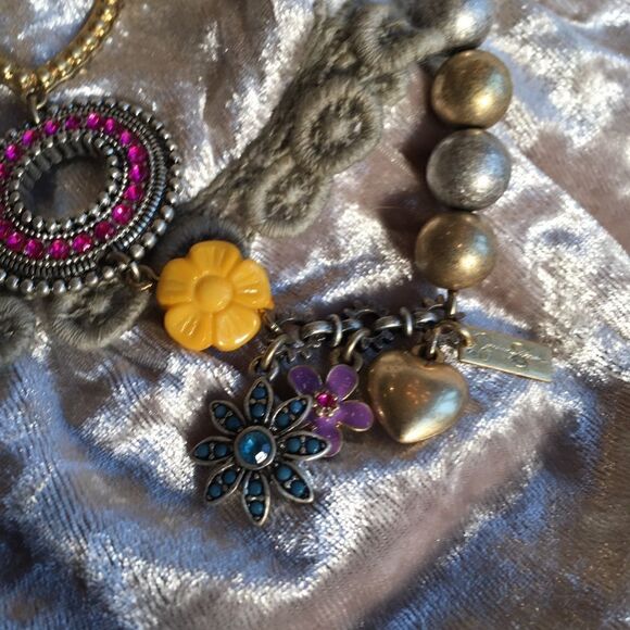 JESSICA SIMPSON Charm Bracelet - Picture 13 of 16